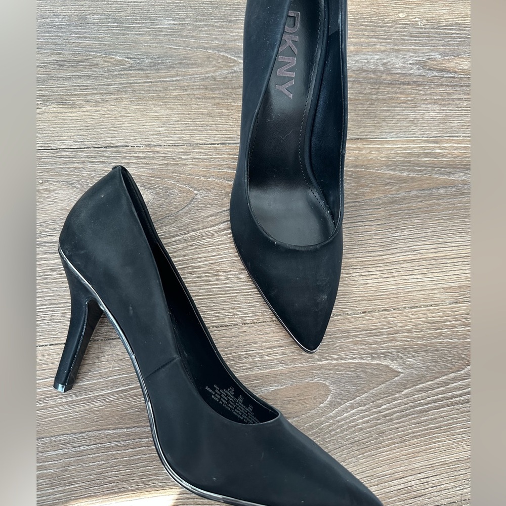 DKNY NWT Black Size 8.5 Peggy Pump - Picture 4 of 6